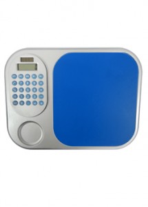 Mouse pad com calculadora (removvel) de 8 dgitos, material de plstico. Embalagem, caixa de papelo branca.
