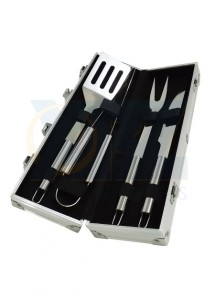 Kit churrasco com 4 peas em Inox, maleta de alumnio