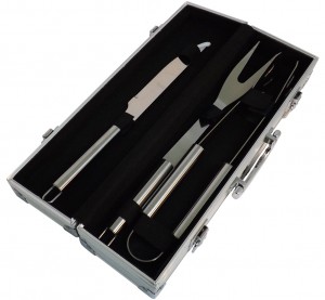 Kit churrasco com 3 peas de Inox, maleta de alminio.