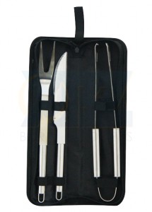 Kit churrasco com 3 peas em Inox, estojo em nylon resistente, com placa de metal para gravao