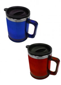 Caneca de acrlico translcida com tampa, capacidade para 400 ml, cores: azul, vermelho, transparente, verde.