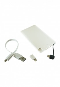 Powerbank em formato carto, com cabo usb e adaptador para Iphone. 